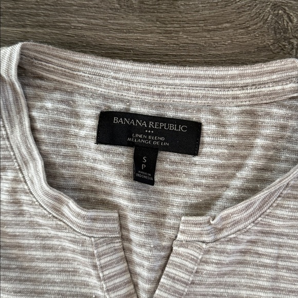 Banana Republic factory linen blend tshirt small - Picture 3 of 4
